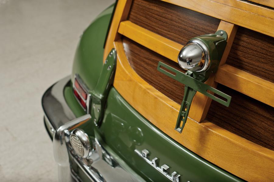 Детали экстерьера Packard Eight Station Sedan (2293) 1948 года  (фото 29 из 63)